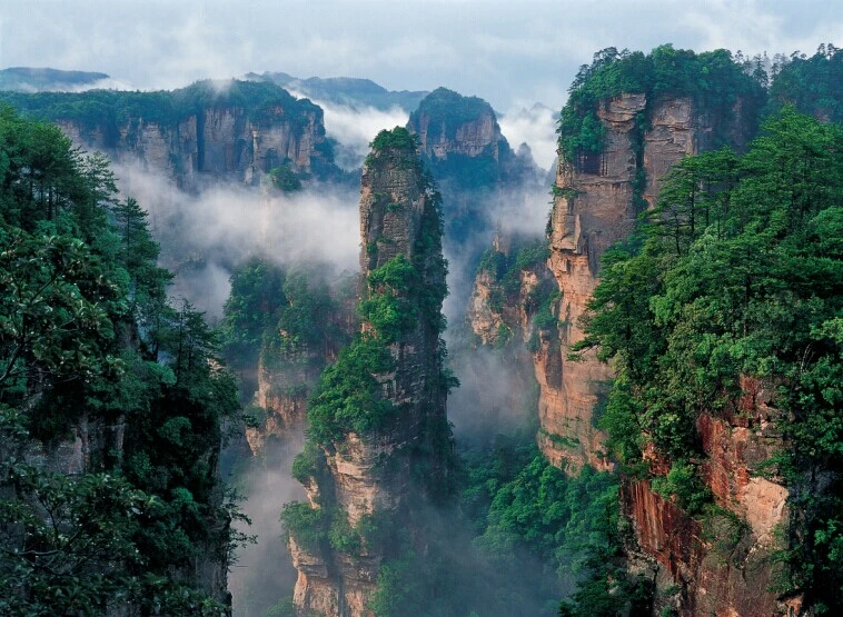 Yuanjiajie Avatar-style mountains for Zhangjiajie National Forest Park travel