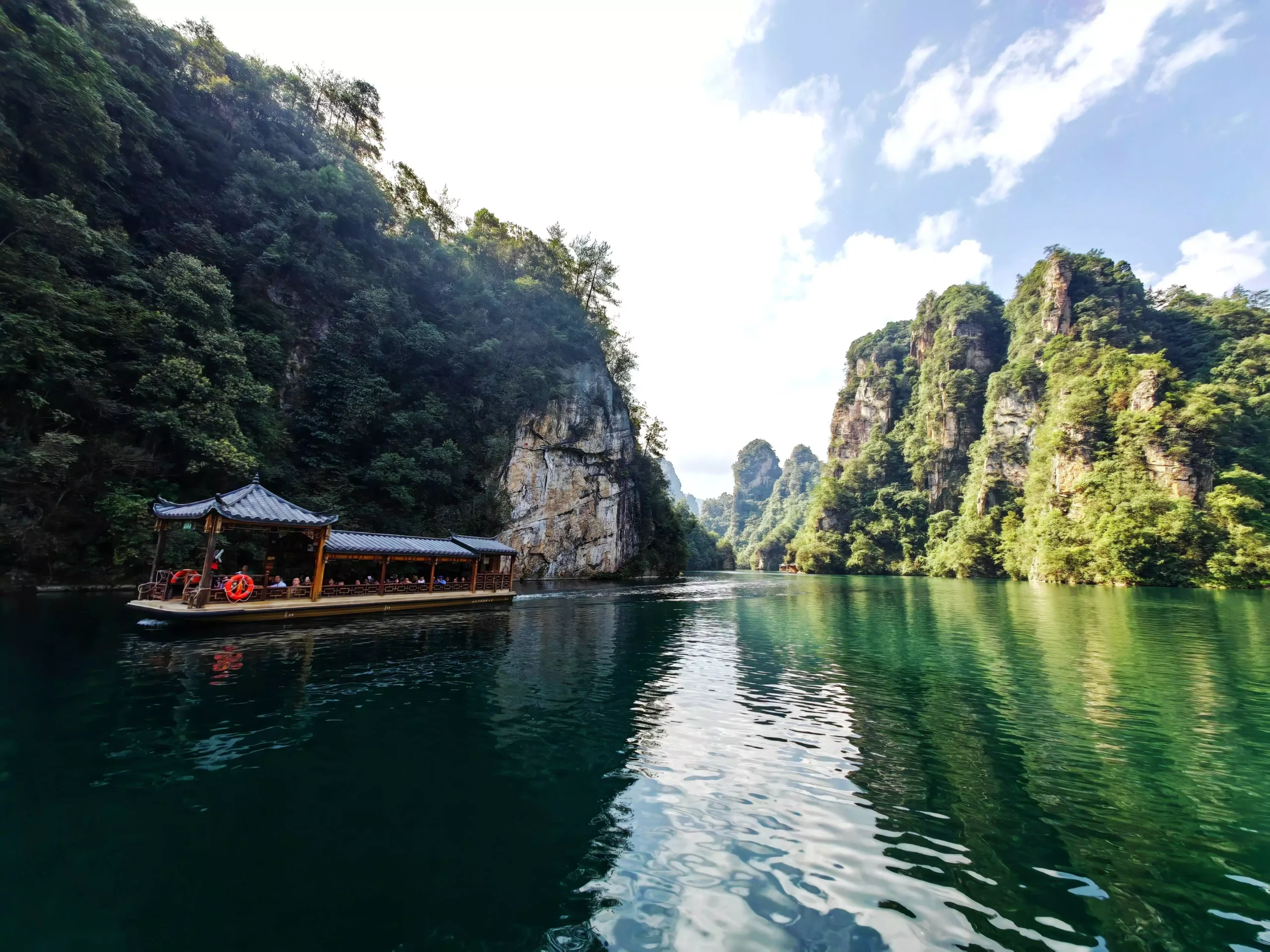 Zhangjiajie Baofeng Lake scenic boat tour and transport planning