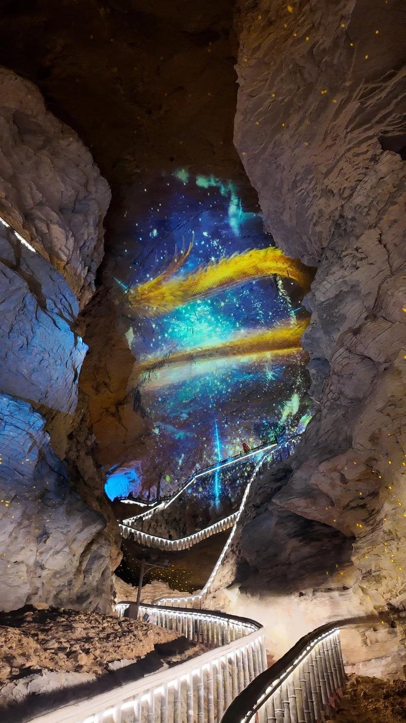 Zhangjiajie Huanglong Cave light show walkway and cave comfort planning