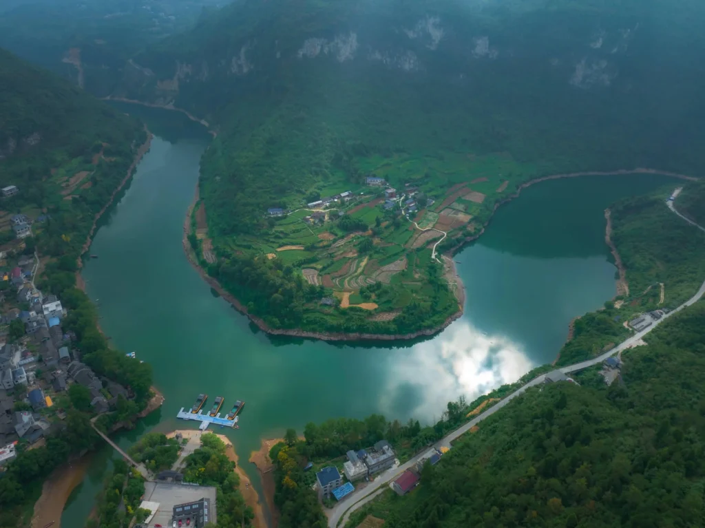 Zhangjiajie Maoyan River Ticket planning with aerial view of Maoyan River bends and mountain scenery