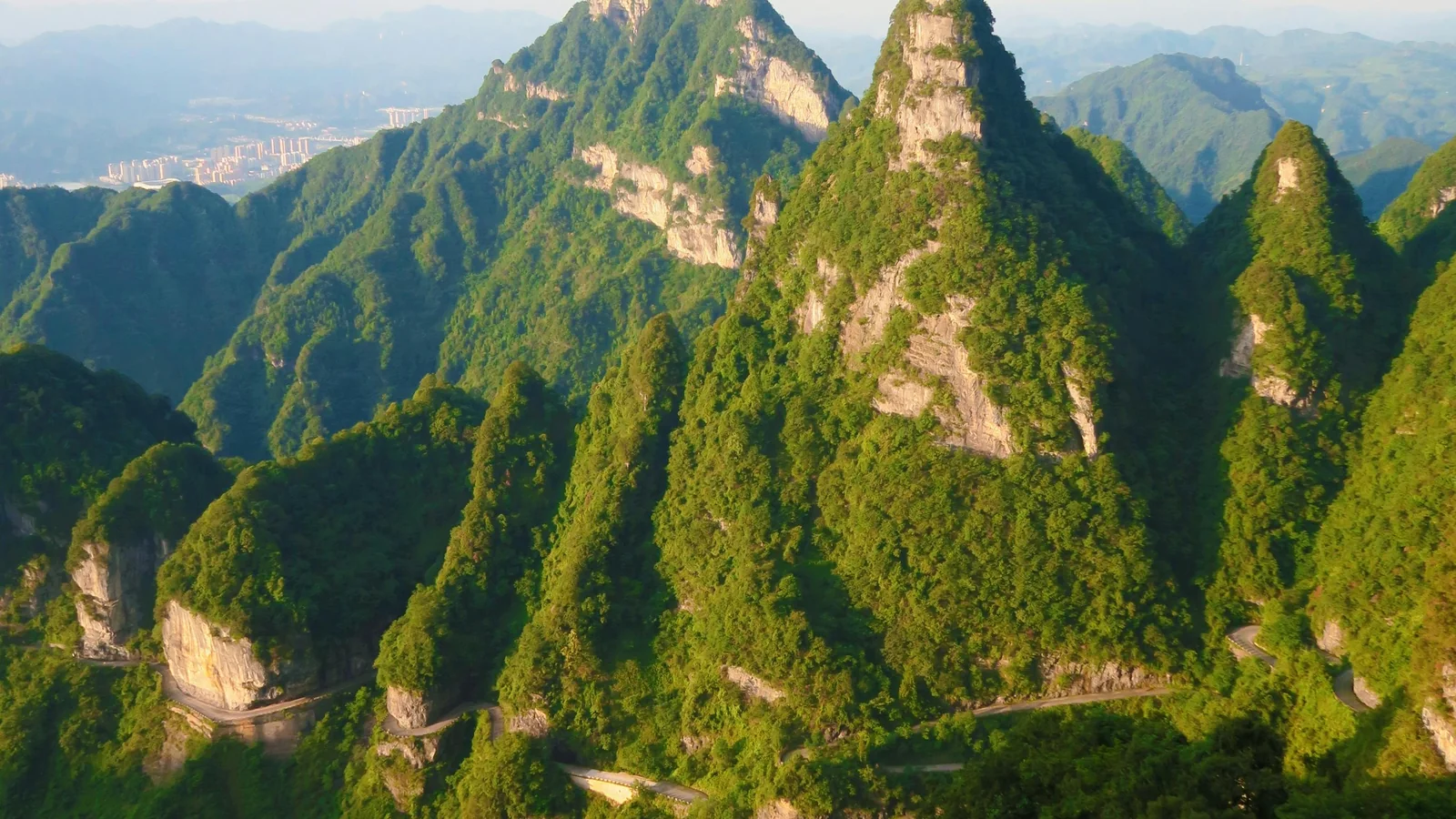 Kuala Lumpur to Zhangjiajie itinerary with Tianmen Mountain route scenery