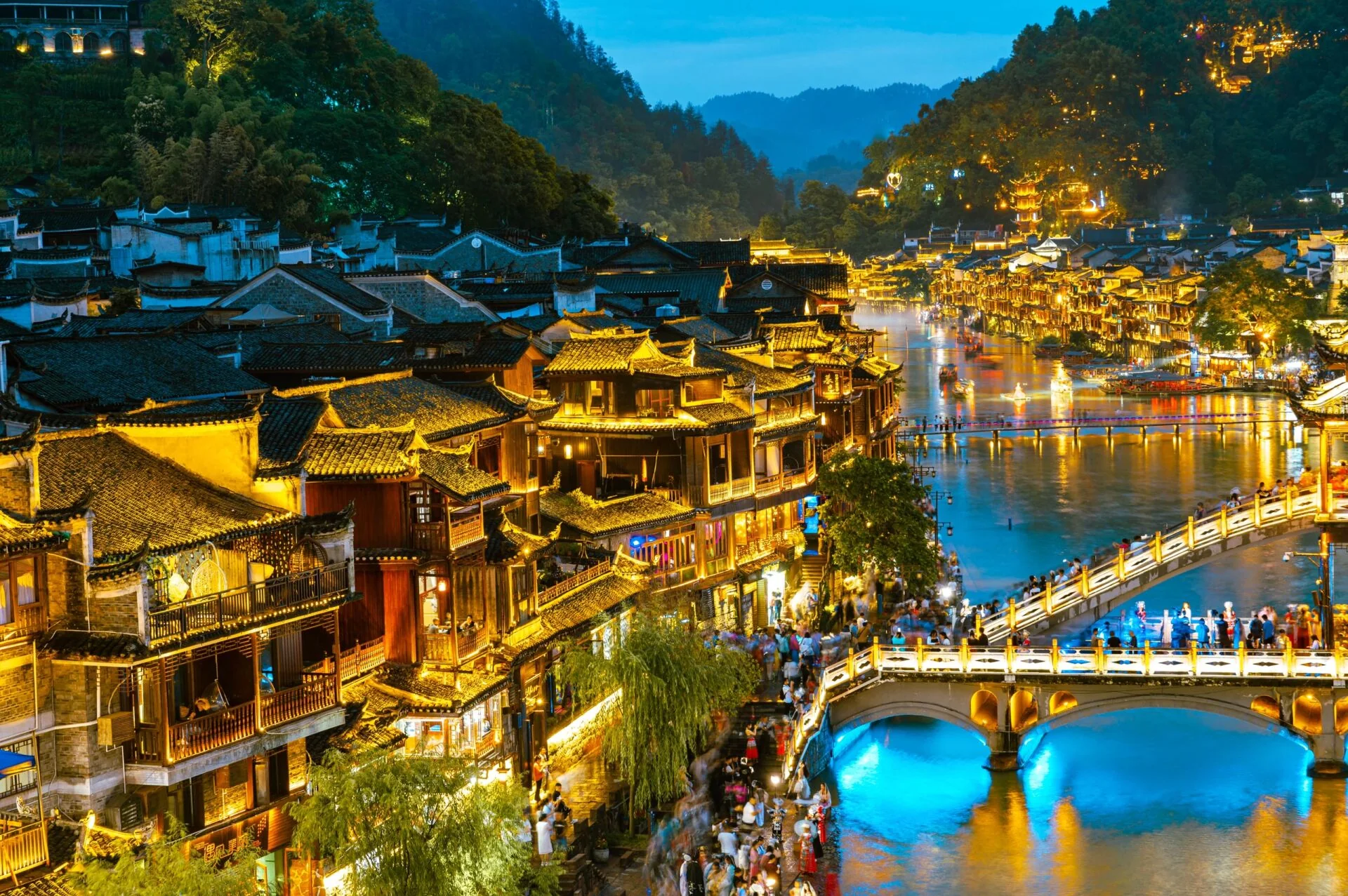 Fenghuang or Furong Town First? Best Xiangxi Route from Zhangjiajie