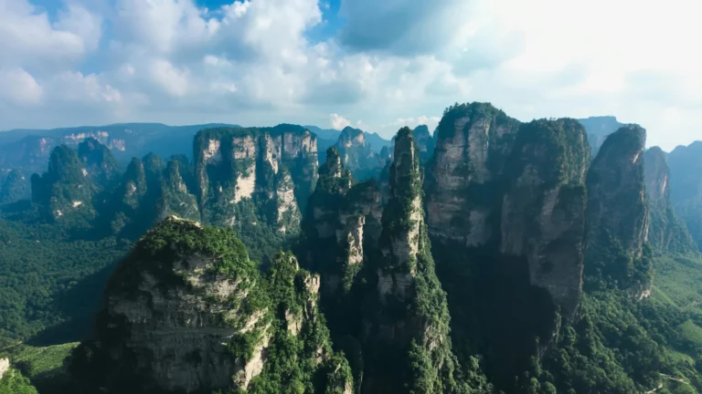 zhangjiajie itinerary mountain pillars in Zhangjiajie National Forest Park for a 3-day Muslim-friendly route