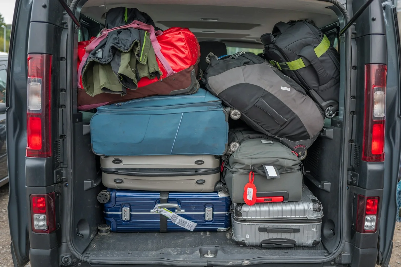 halal food near Tianmen Mountain planning with private transfer luggage for route and meal checks