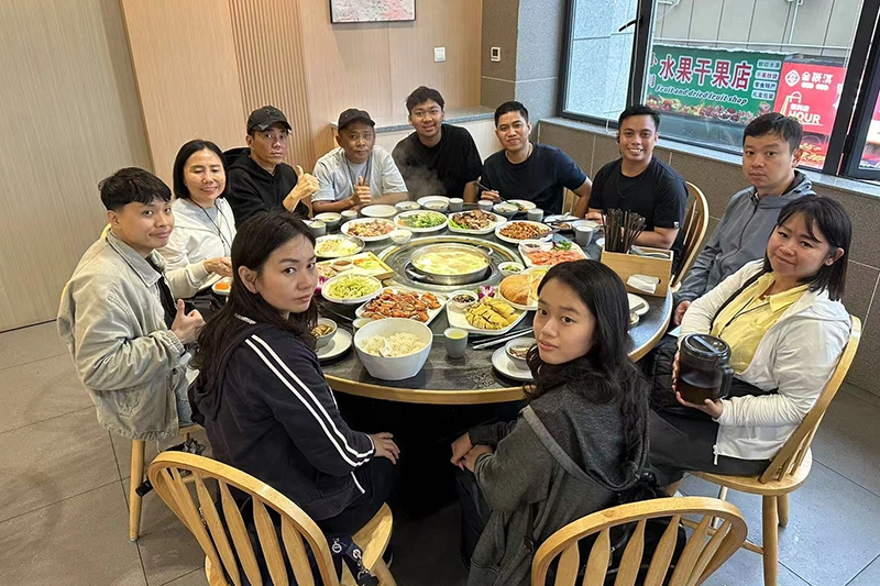 Group halal hotpot dinner in Chongqing