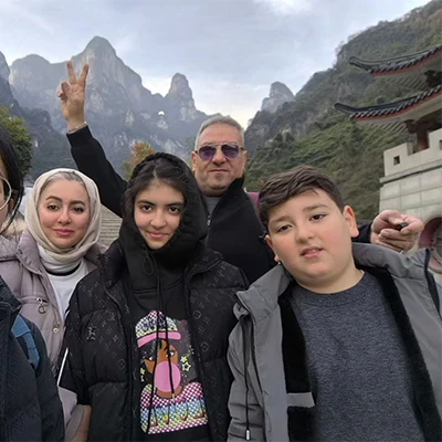 Siti Nurhaliza and family taking a mountain selfie during their China trip