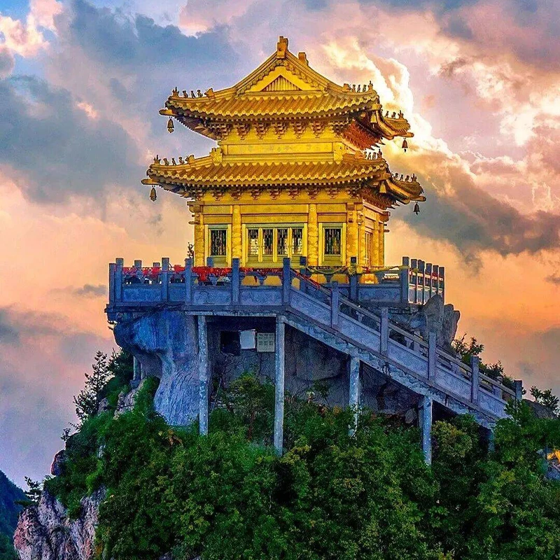 Golden summit temples of Laojun Mountain near Luoyang