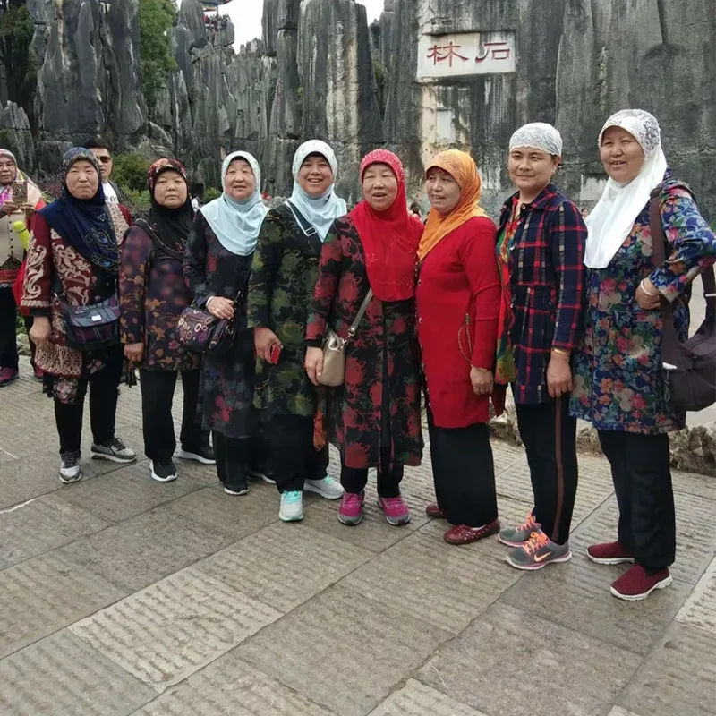 Muslim traveler group dining during a HalalChinaTrips Dali trip