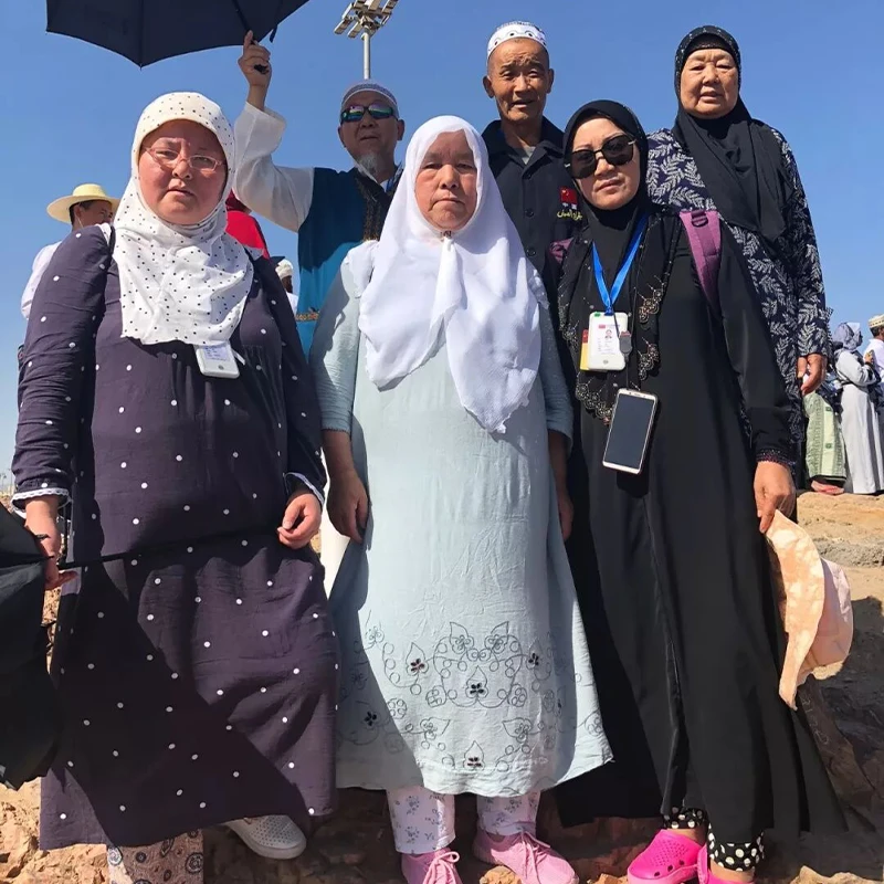 Muslim family visiting West Lake in Hangzhou with HalalChinaTrips