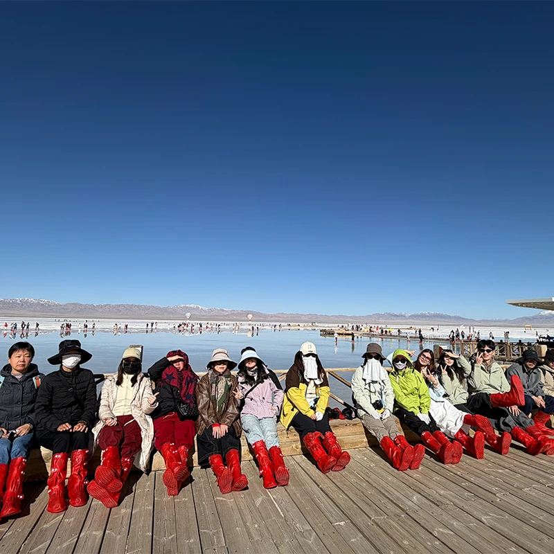 Muslim travelers on a Dali group tour with HalalChinaTrips