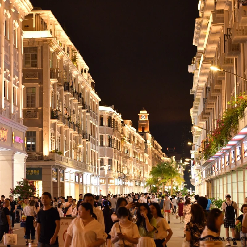 Arcade architecture on Zhongshan Road pedestrian street, Xiamen
