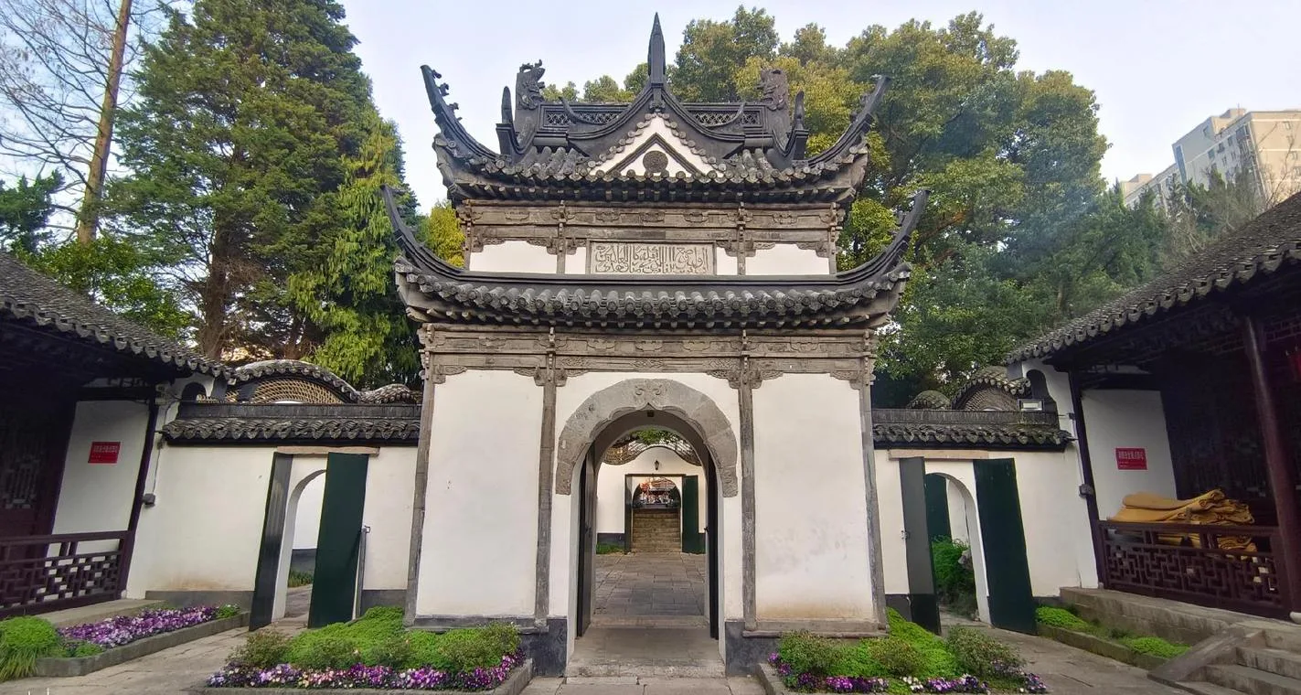 Classical Chinese gateway with Arabic calligraphy at Songjiang Mosque, the oldest mosque in Shanghai